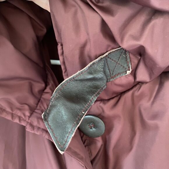 Kenneth Cole Women’s Puffer Down Burgundy button Front Jacket - Picture 6 of 7